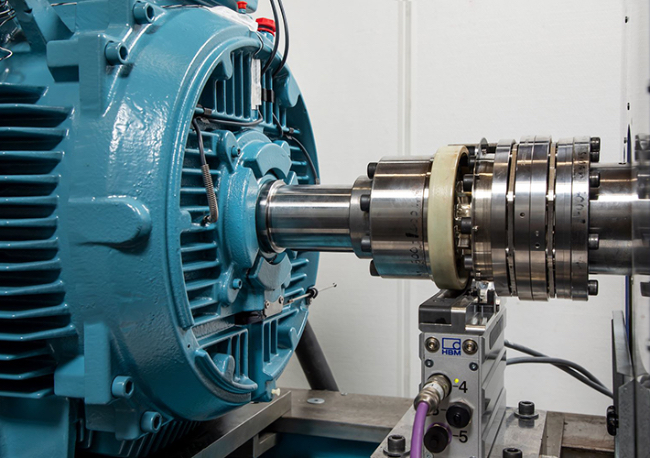 Foto ABB es la primera empresa del mundo en ofrecer motores de eficiencia ultra premium IE5 en entornos explosivos.